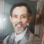 亡くなった父親の遺影。